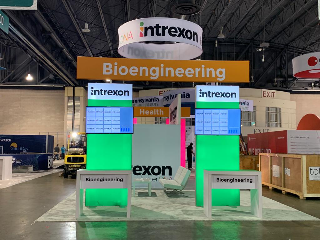 Attention-grabbing interactive event space for biotechnology conference